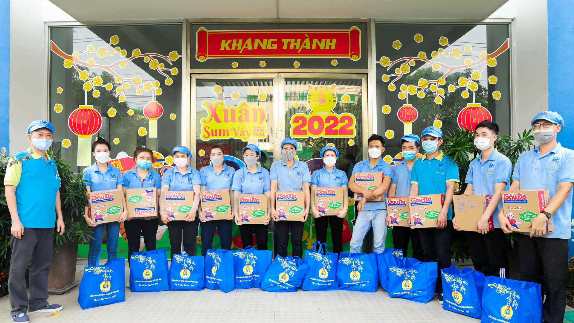 Công đoàn Khang Thành trao quà Tết 2022