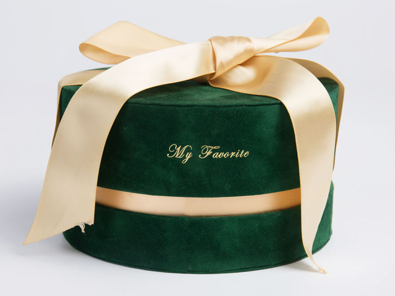 The custom lid and base gift box