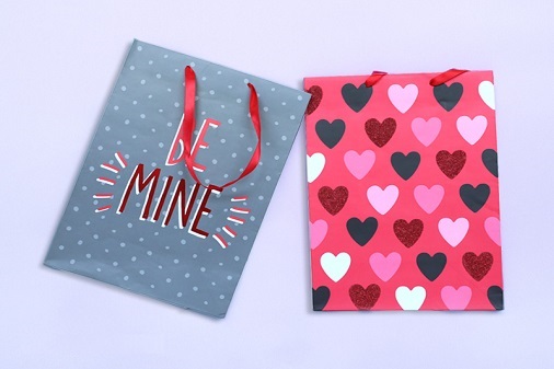 5 interesting reasons that make paper gift bags special
