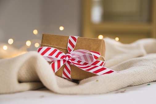 Fulfill Christmas 2024 with 7 unique gift rigid box designs
